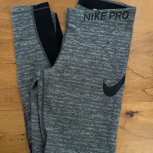 Nike pro leggings gray/black size small